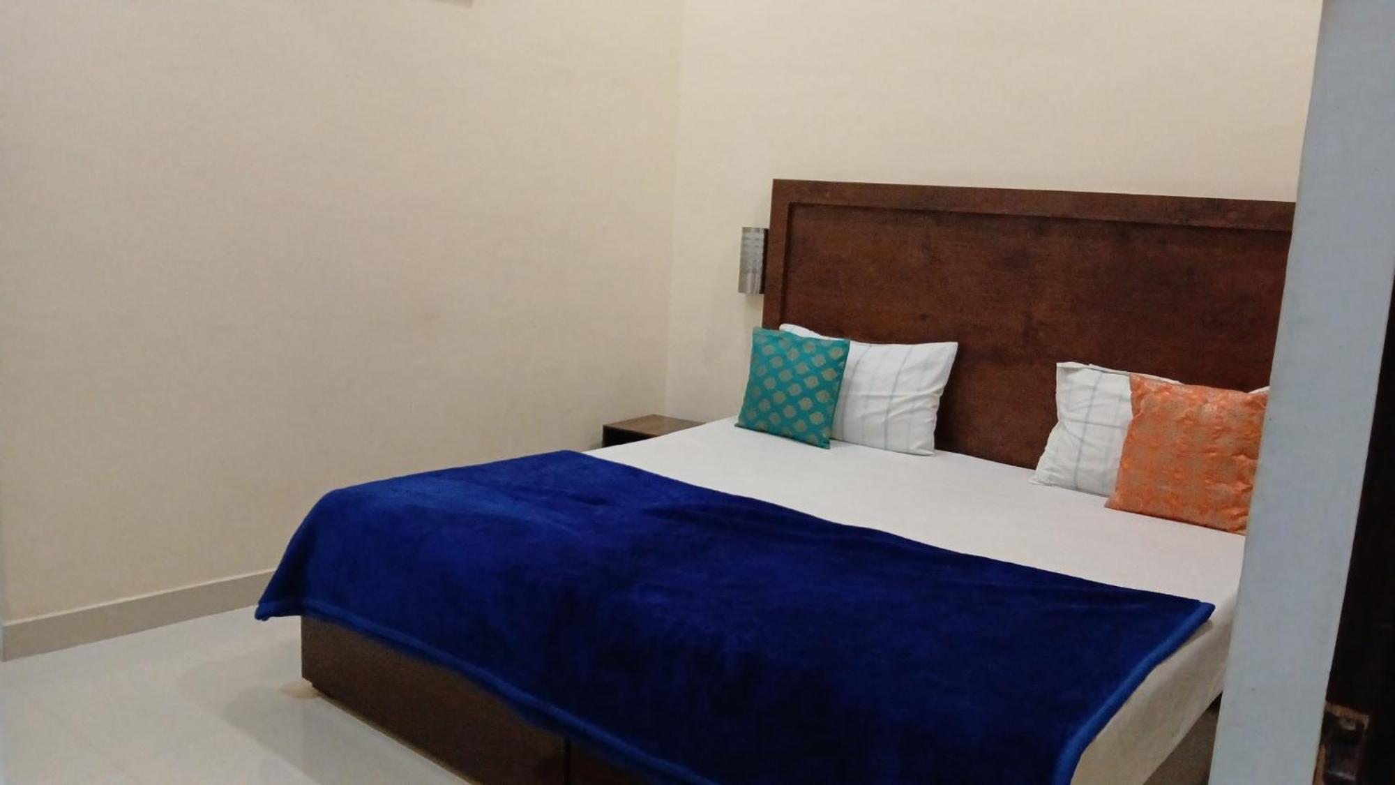 The Highvill Home Stay Khajuraho Ngoại thất bức ảnh